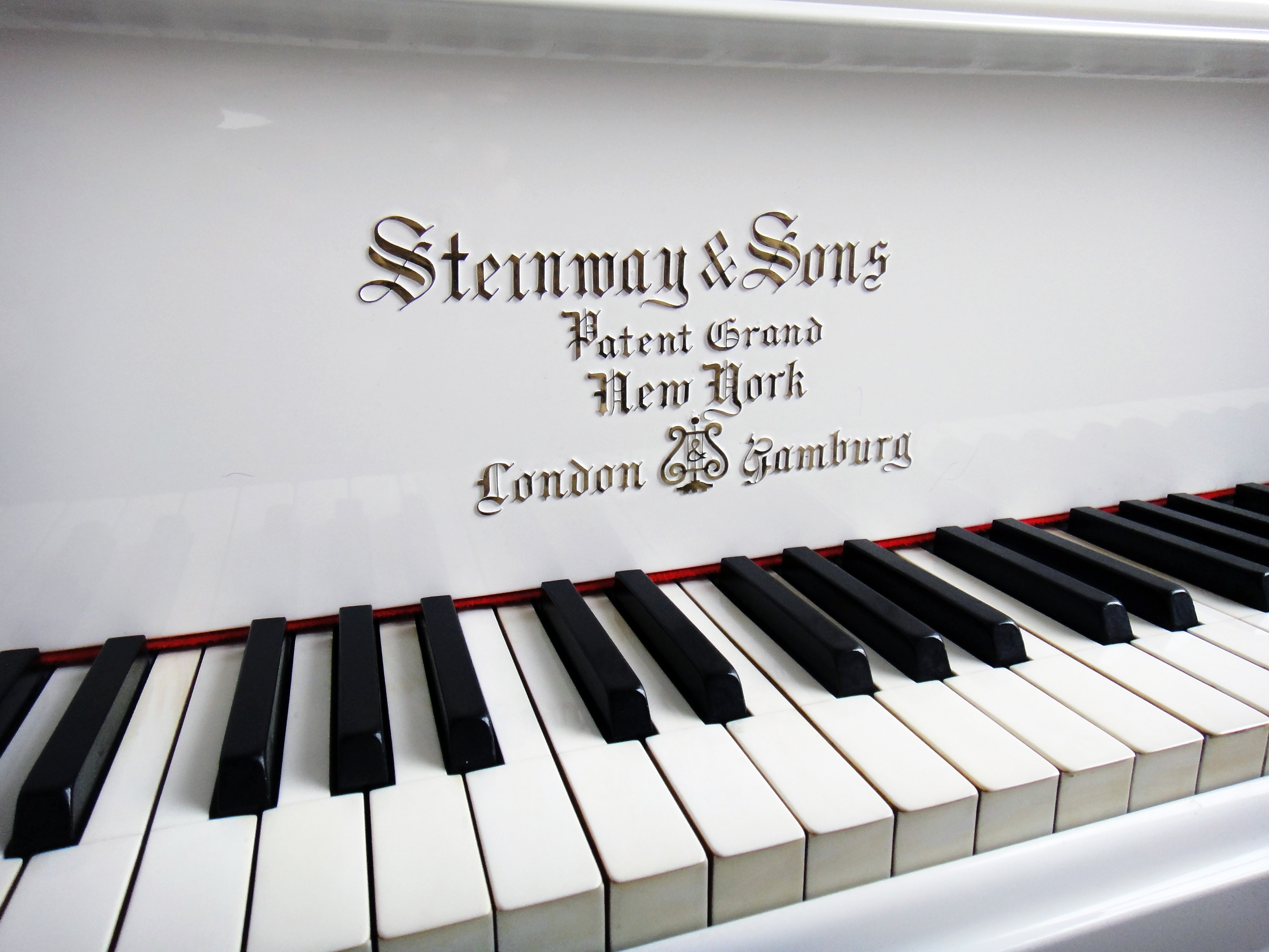 Стейнвей и сыновья, патентованный рояль, Нью-Йорк, Лондон, Гамбург